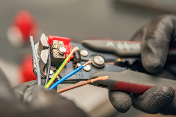 Best Affordable Emergency Electrician  in Belington, WV